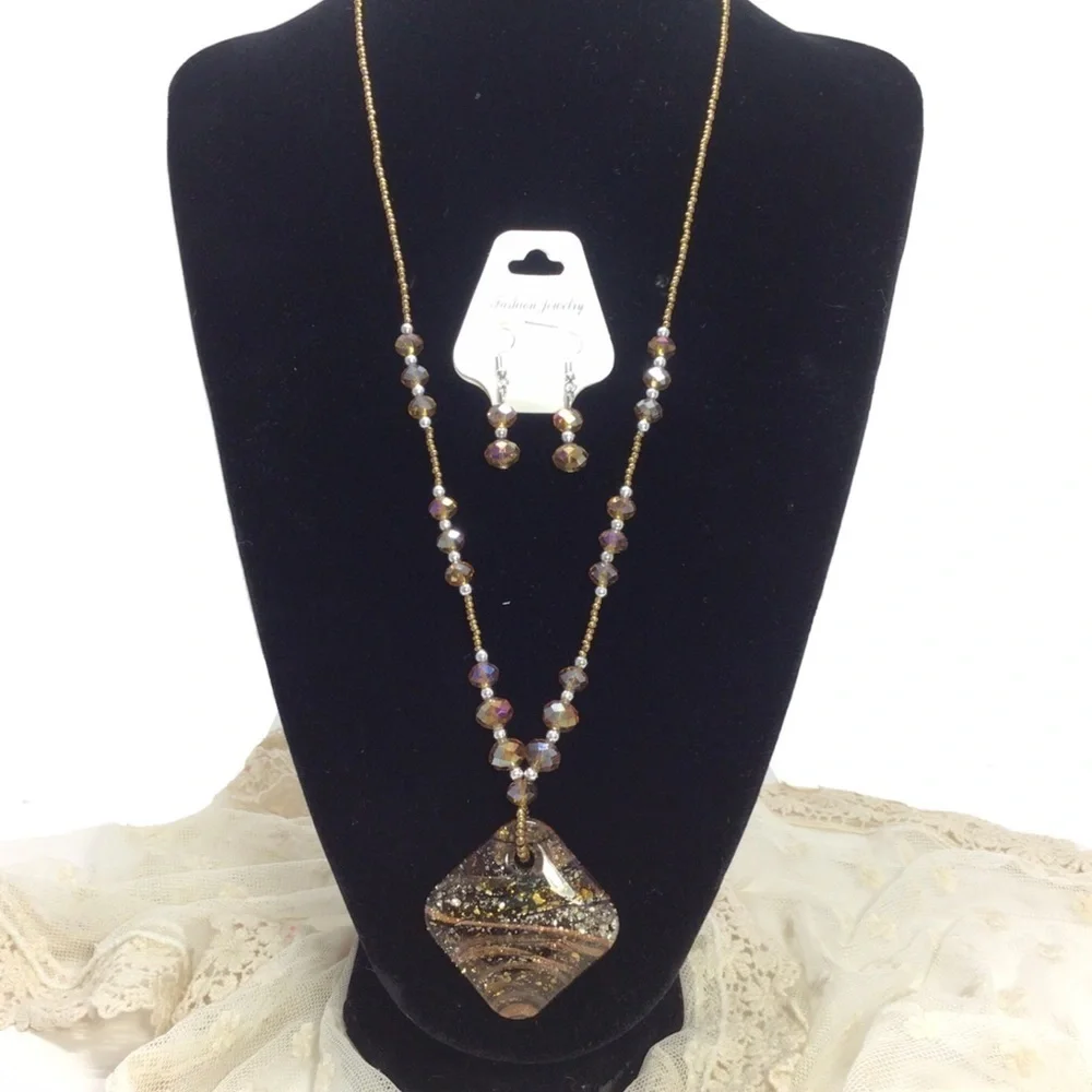 Fashion Beaded & Glass Necklace & Earring Set